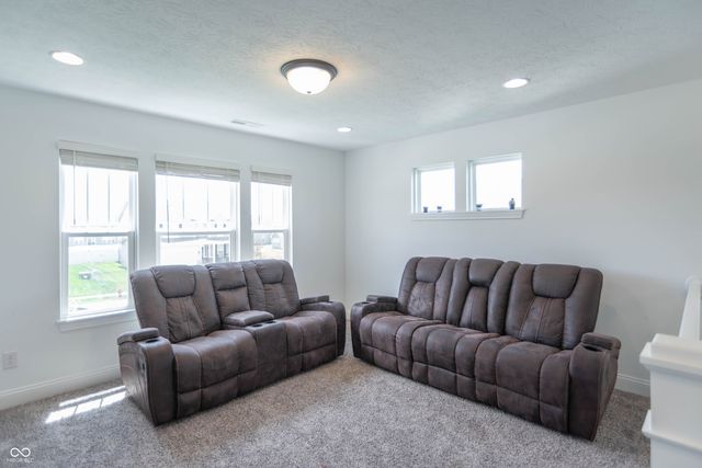 1054 E Valley Oak Court, Mooresville, IN 46158