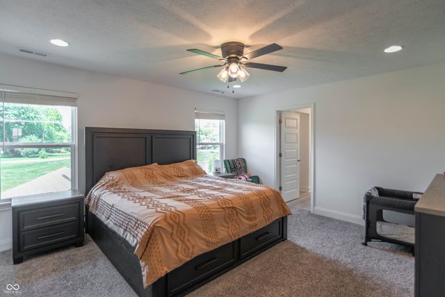 1054 E Valley Oak Court, Mooresville, IN 46158