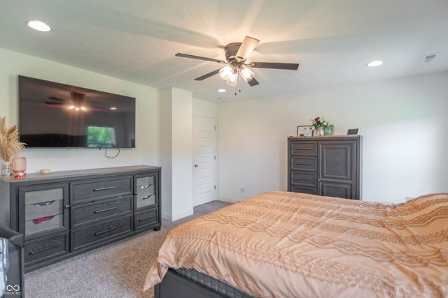 1054 E Valley Oak Court, Mooresville, IN 46158