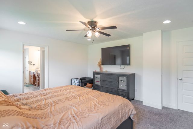 1054 E Valley Oak Court, Mooresville, IN 46158