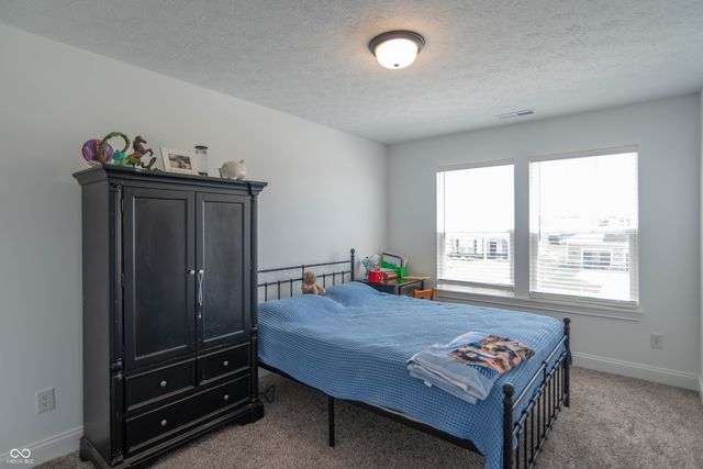 1054 E Valley Oak Court, Mooresville, IN 46158