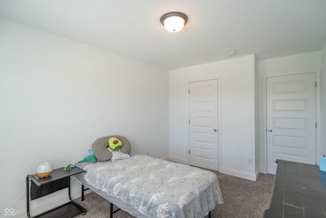 1054 E Valley Oak Court, Mooresville, IN 46158
