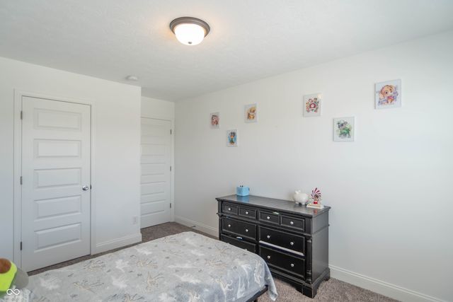 1054 E Valley Oak Court, Mooresville, IN 46158