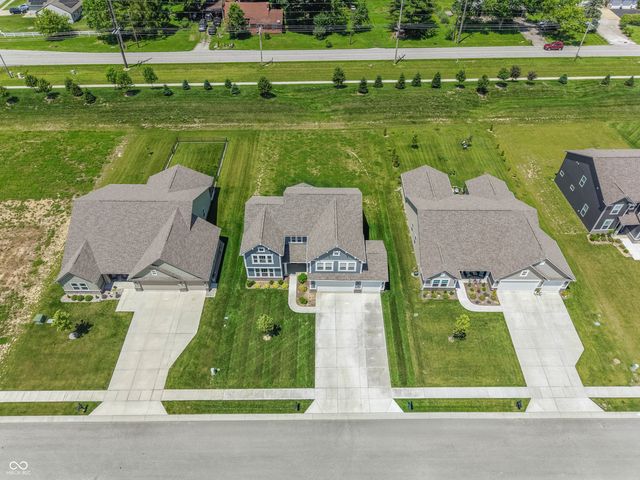 1054 E Valley Oak Court, Mooresville, IN 46158