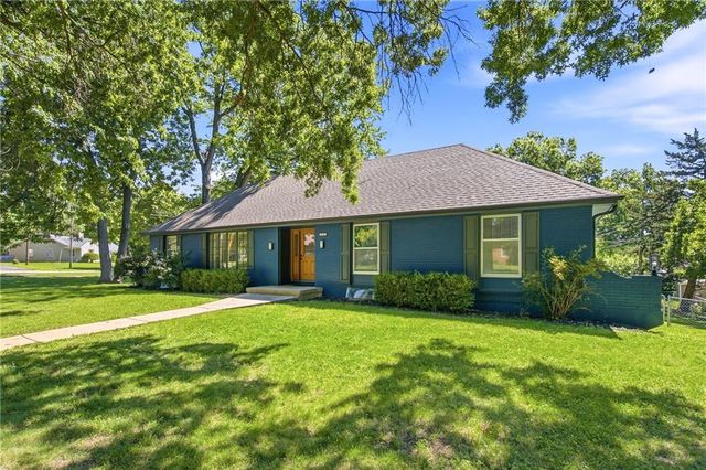 9501 Canterbury Street, Overland Park, KS 66206