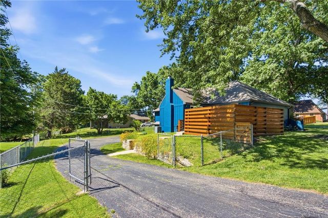 9501 Canterbury Street, Overland Park, KS 66206