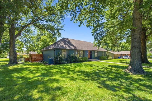9501 Canterbury Street, Overland Park, KS 66206