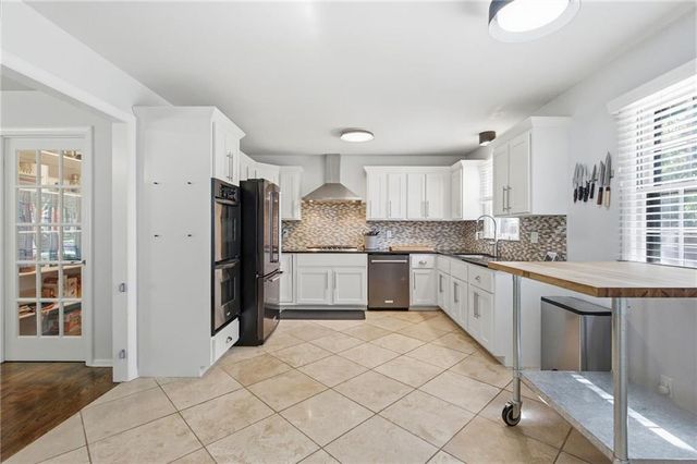 9501 Canterbury Street, Overland Park, KS 66206