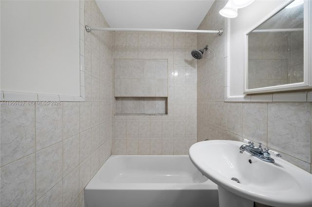 1041 NE 9th Ave A3, Fort Lauderdale, FL 33304