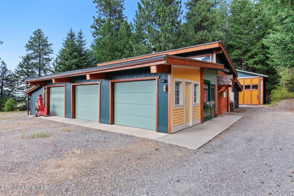 8562 S Gozzer Rd, Harrison, ID 83833 photo 6