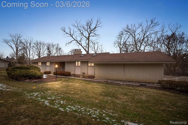33420 Quaker Valley Road, Farmington Hills, MI 48331