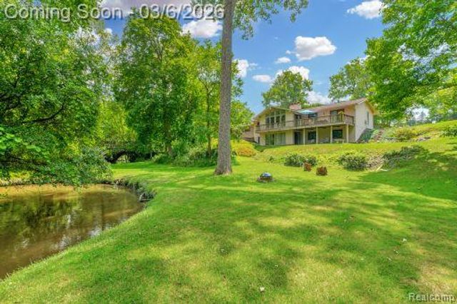 33420 Quaker Valley Road, Farmington Hills, MI 48331