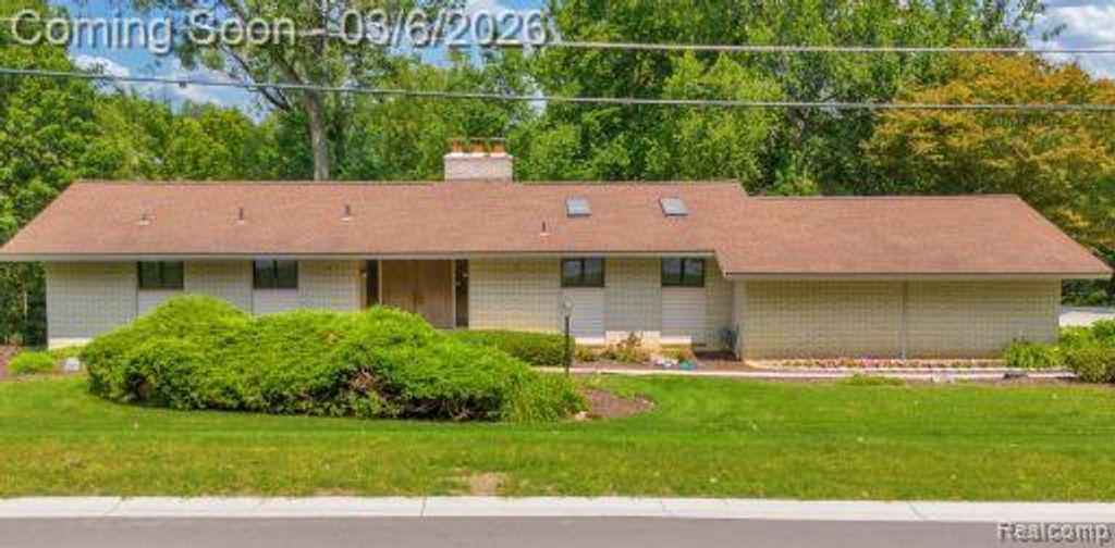 33420 Quaker Valley Road, Farmington Hills, MI 48331