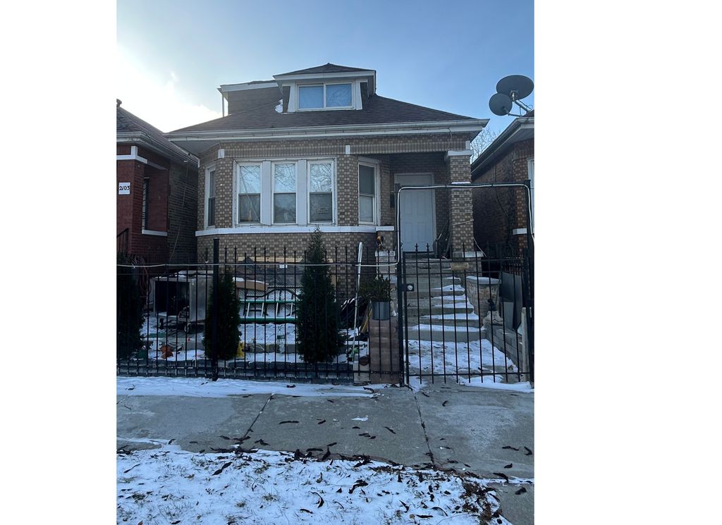 2107 W 70th Place, Chicago, IL 60636