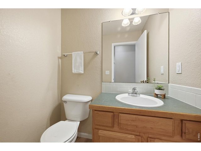 938 Wisteria Dr, Loveland, CO 80538