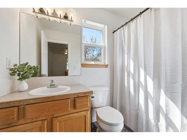 938 Wisteria Dr, Loveland, CO 80538