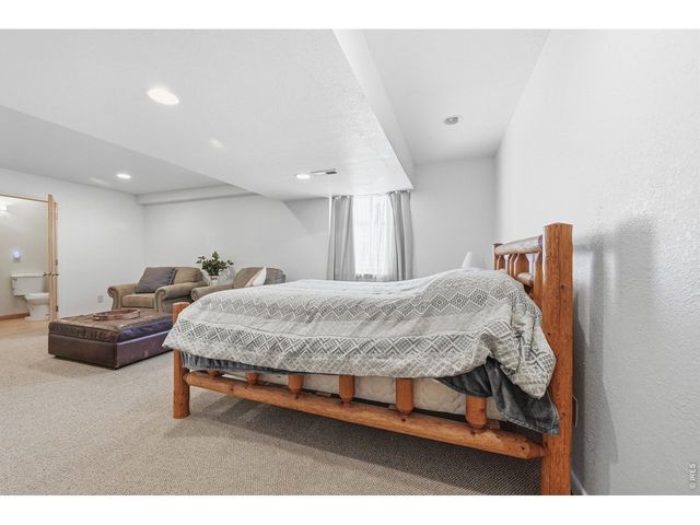 938 Wisteria Dr, Loveland, CO 80538