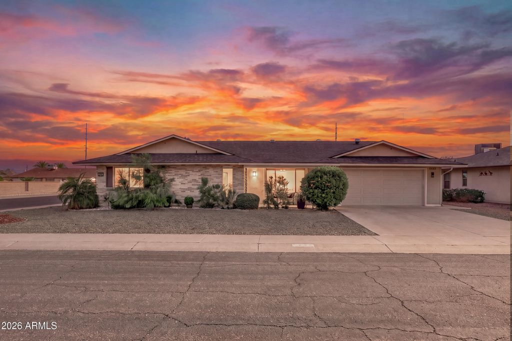 10001 W AUGUSTA Drive, Sun City, AZ 85351