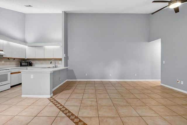 1152 Summit Trail Circle B, West Palm Beach, FL 33415