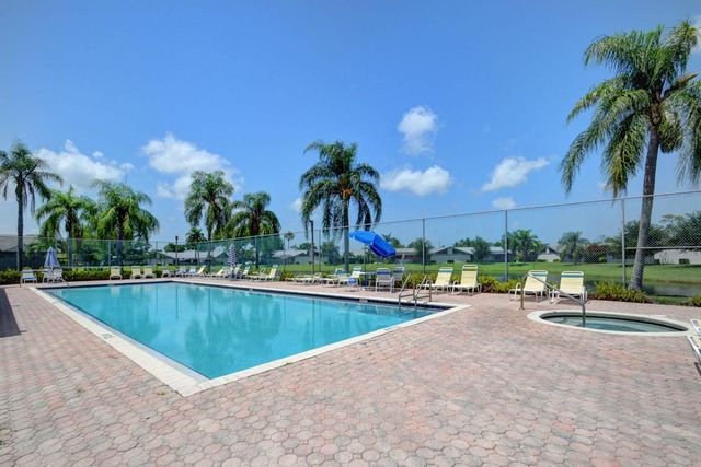1152 Summit Trail Circle B, West Palm Beach, FL 33415