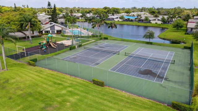 1152 Summit Trail Circle B, West Palm Beach, FL 33415