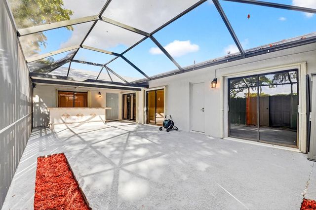 1152 Summit Trail Circle B, West Palm Beach, FL 33415