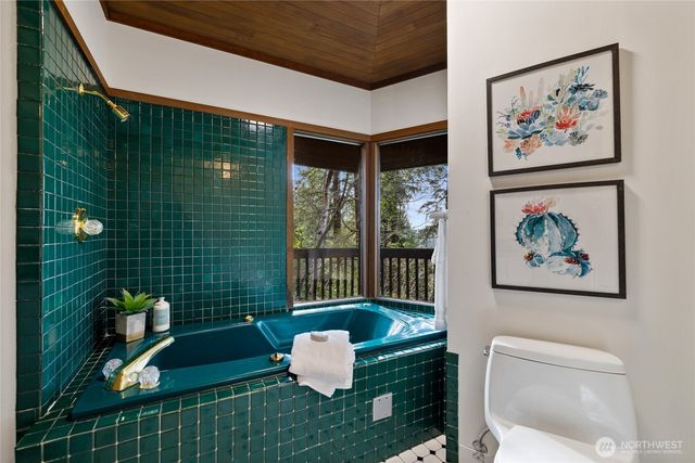 12809 3rd Avenue Ct E, Tacoma, WA 98445