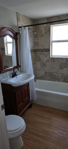 1808 Avenue J, Rosenberg, TX 77471