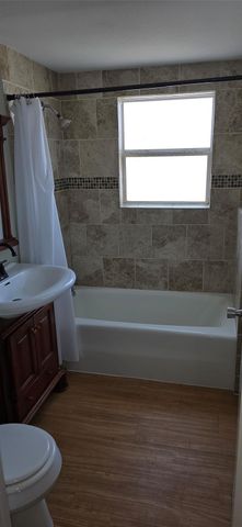 1808 Avenue J, Rosenberg, TX 77471