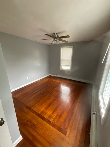 953 Globe St, Fall River, MA 02724