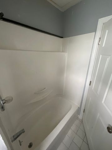 953 Globe St, Fall River, MA 02724