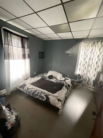 953 Globe St, Fall River, MA 02724
