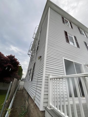 953 Globe St, Fall River, MA 02724