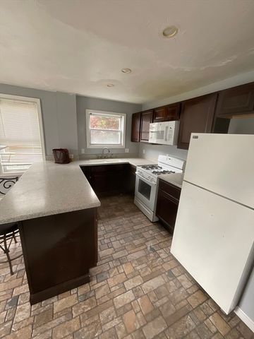 953 Globe St, Fall River, MA 02724
