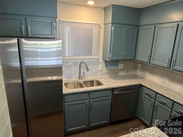 9041 J M Keynes Drive 6, Charlotte, NC 28262