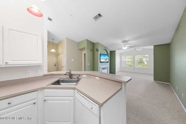 13810 N SUTTON PARK Drive 833, Jacksonville, FL 32224