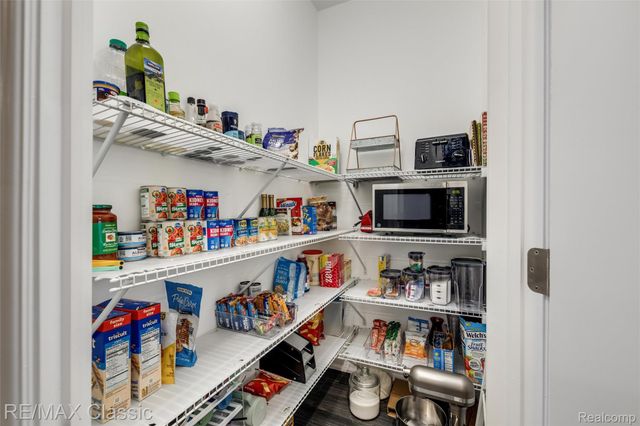 8047 Bridgestone Boulevard, White Lake Charter Township, MI 48386