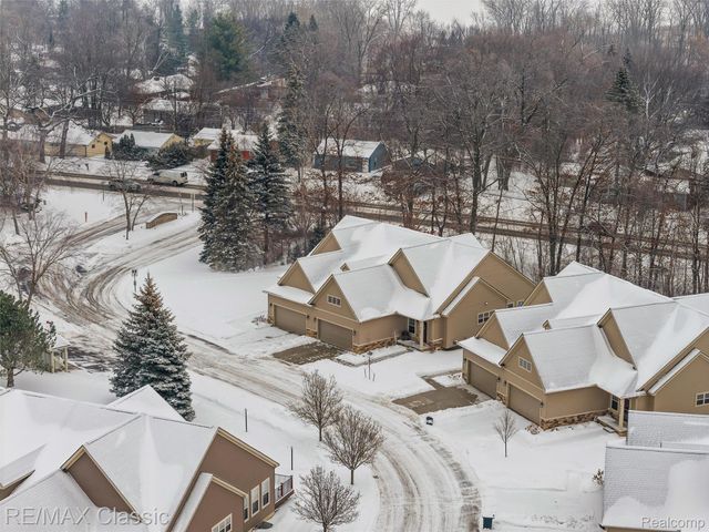 8047 Bridgestone Boulevard, White Lake Charter Township, MI 48386