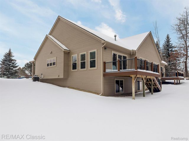 8047 Bridgestone Boulevard, White Lake Charter Township, MI 48386