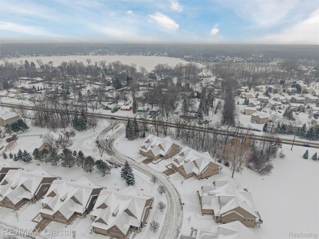 8047 Bridgestone Boulevard, White Lake Charter Township, MI 48386