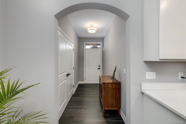 8047 Bridgestone Boulevard, White Lake Charter Township, MI 48386