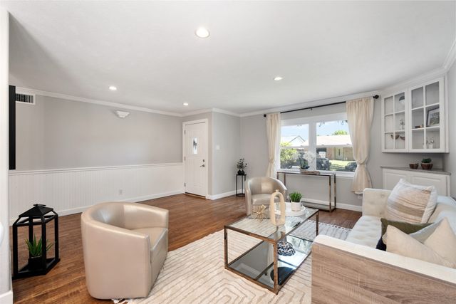 1637 Dell Oak Drive, Garland, TX 75040