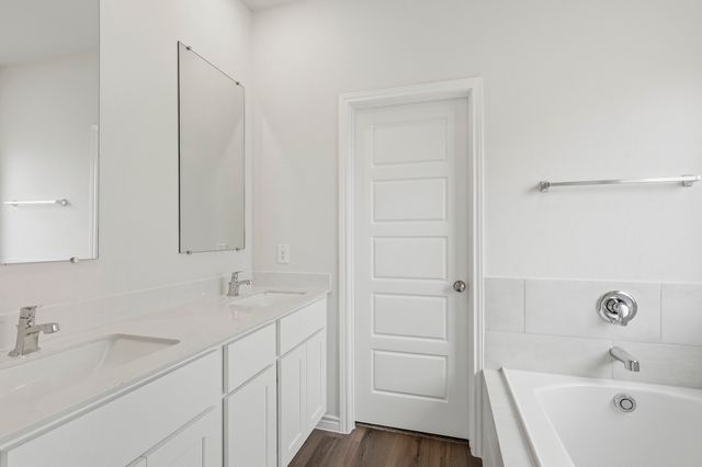 8017 Charlestown Lane, Fort Worth, TX 76140