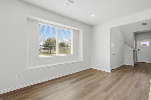 8017 Charlestown Lane, Fort Worth, TX 76140