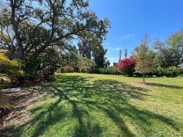 2152 CALUSA LAKES BOULEVARD, Nokomis, FL 34275