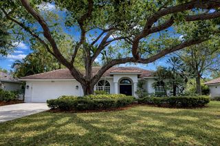 2152 CALUSA LAKES BOULEVARD, Nokomis, FL 34275