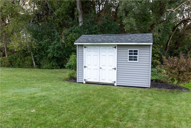 199 Moore Rd, Henrietta, NY 14586