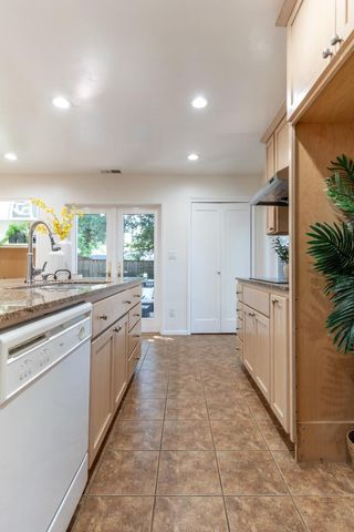 14111 Alta Vista Avenue, Saratoga, CA 95070