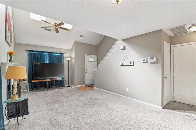 244 Summerlake Ln, Newport News, VA 23602