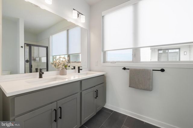 3001 RISEVIEW LN, Philadelphia, PA 19125